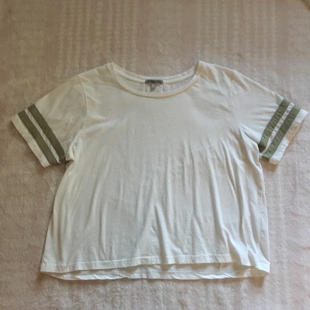 White tshirt with green